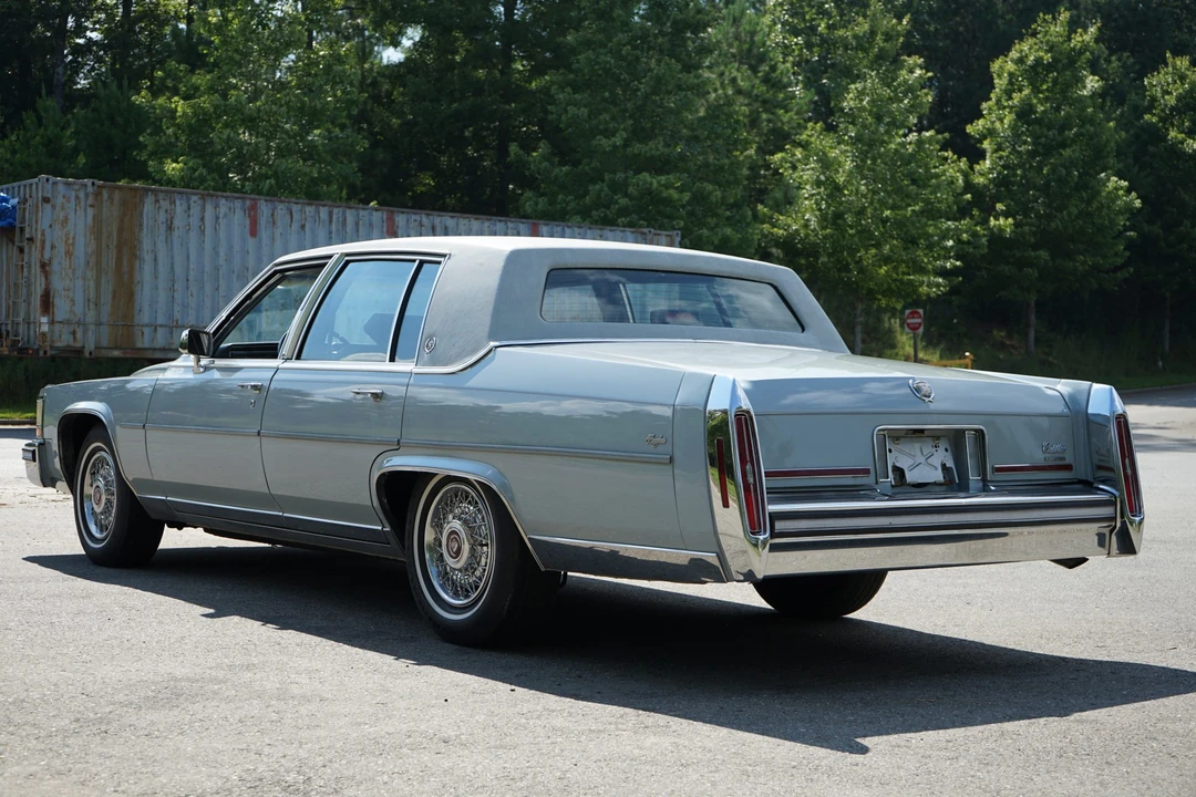1988 Cadillac Brougham - Image 4 of 31