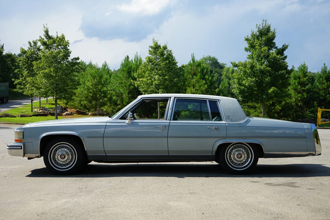 1988 Cadillac Brougham - Image 3 of 31