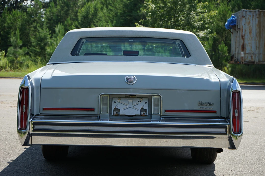 1988 Cadillac Brougham - Image 5 of 31