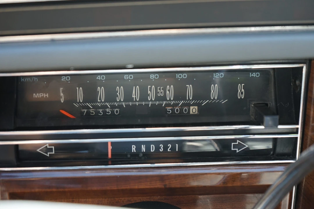 1988 Cadillac Brougham - Image 29 of 31