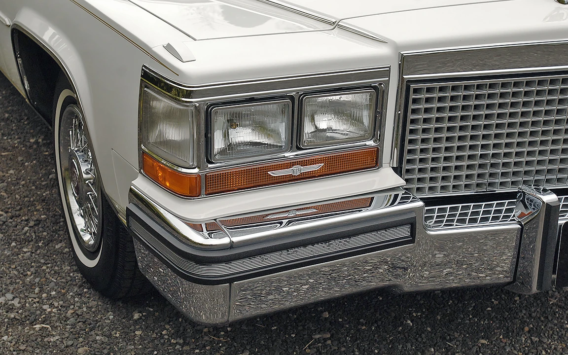 1988 Cadillac Brougham - Image 25 of 31