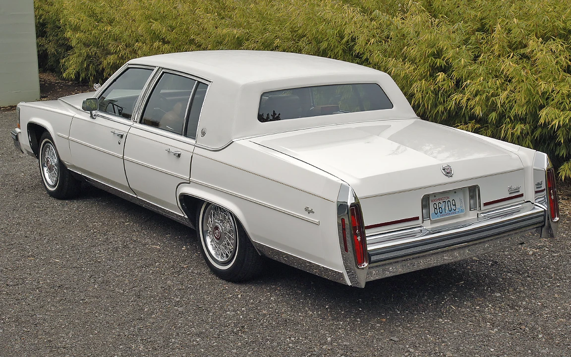 1988 Cadillac Brougham - Image 10 of 31