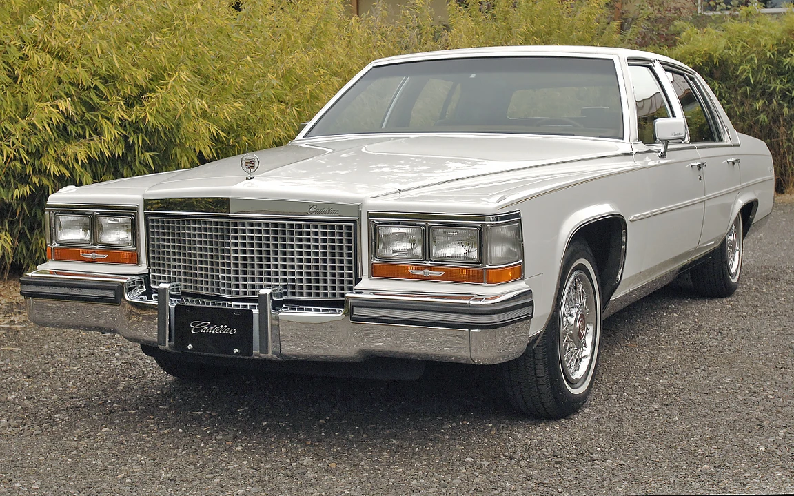 1988 Cadillac Brougham - Image 2 of 31