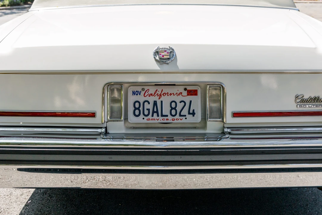 1988 Cadillac Brougham - Image 29 of 31