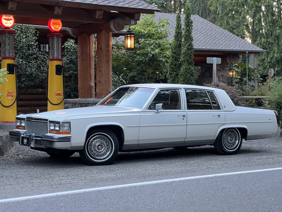 1988 Cadillac Brougham - Image 12 of 31