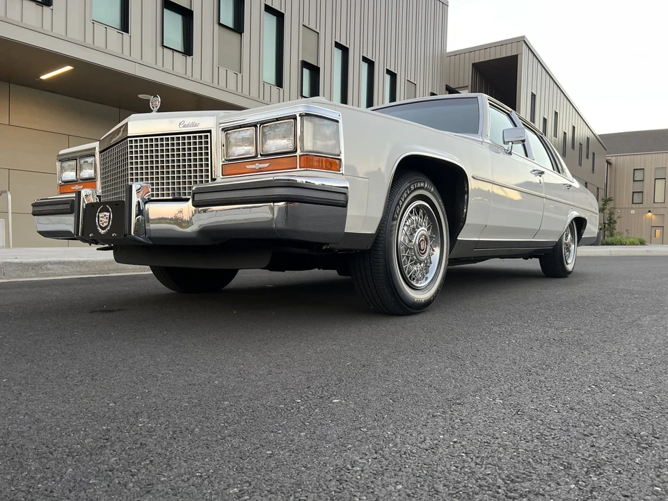 1988 Cadillac Brougham - Image 3 of 31