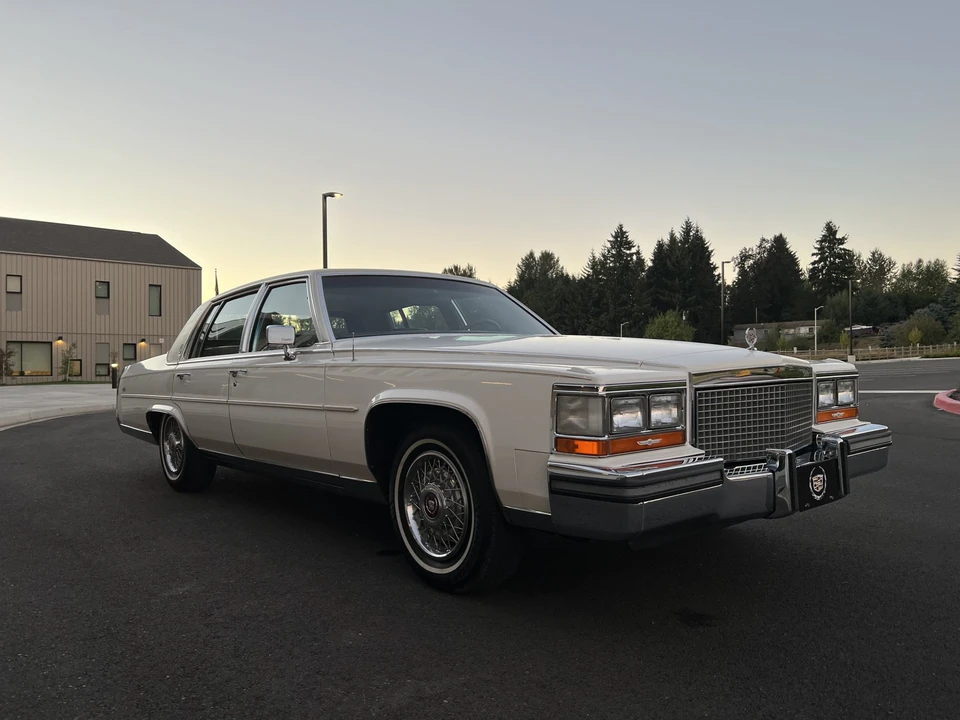 1988 Cadillac Brougham - Image 8 of 31