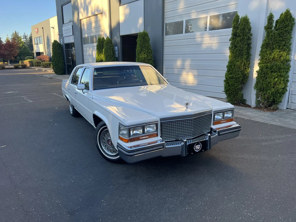 1988 Cadillac Brougham - Image 6 of 31