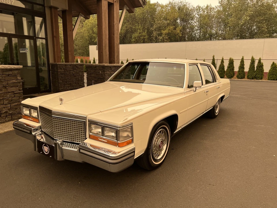 1988 Cadillac Brougham - Image 15 of 31