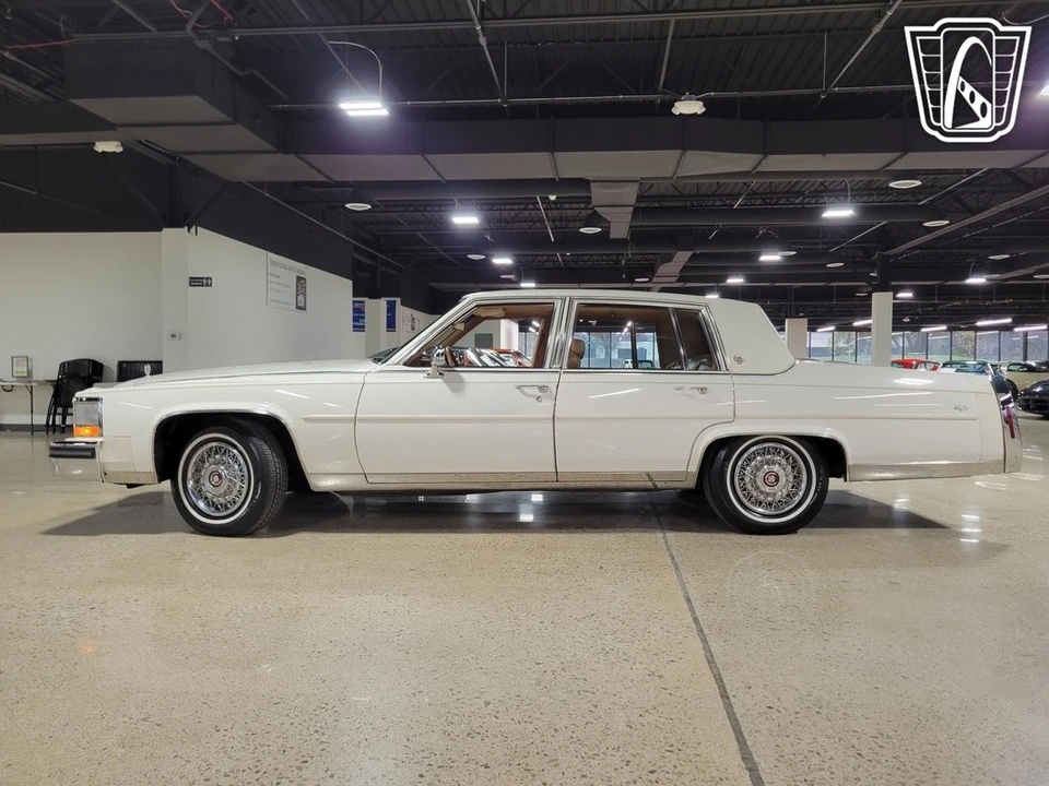 1988 Cadillac Brougham - Image 7 of 12