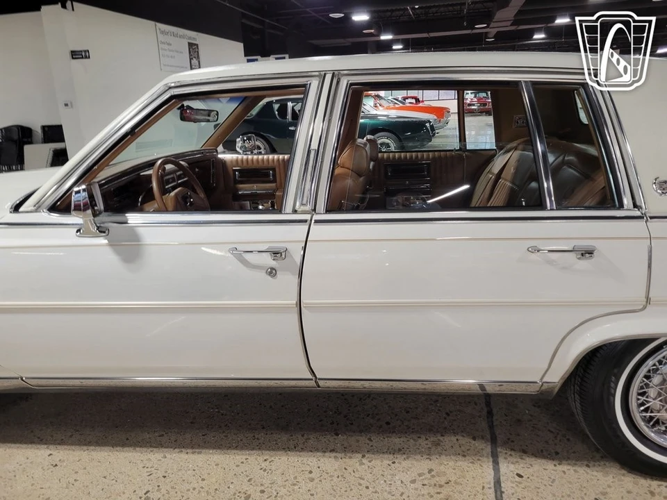 1988 Cadillac Brougham - Image 11 of 12