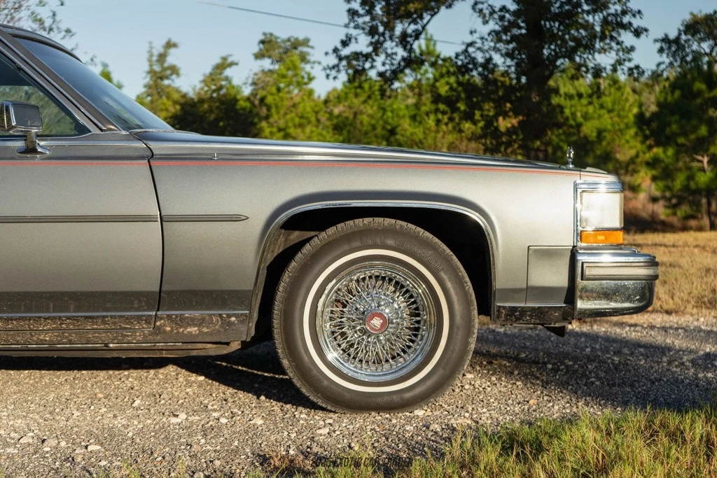 1988 Cadillac Brougham - Image 11 of 12
