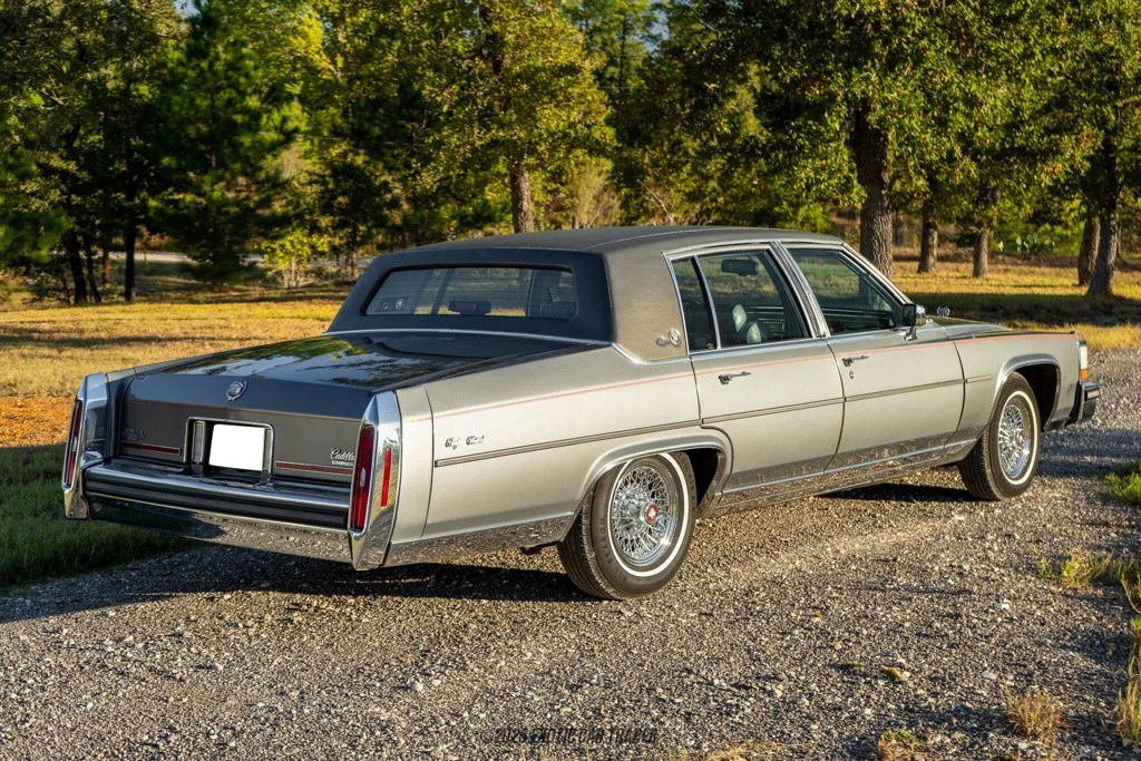 1988 Cadillac Brougham - Image 8 of 12