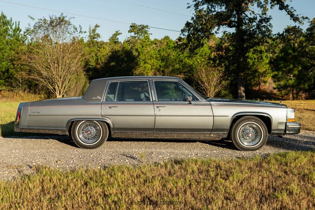 1988 Cadillac Brougham - Image 9 of 12