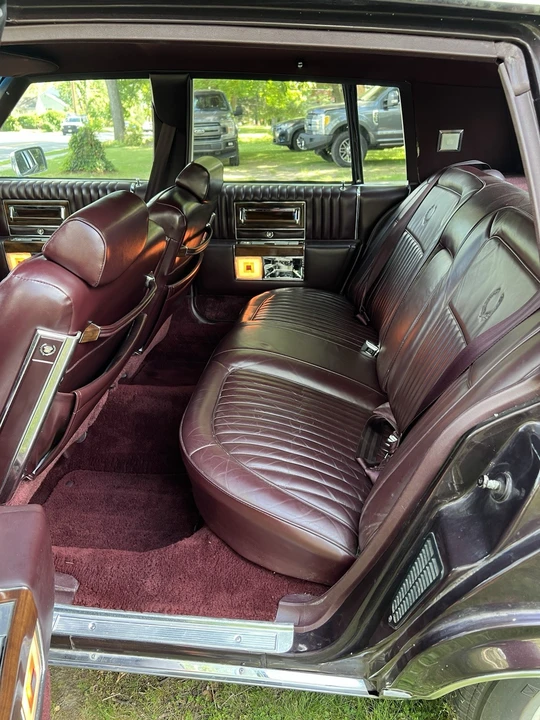 1988 Cadillac Brougham - Image 10 of 14