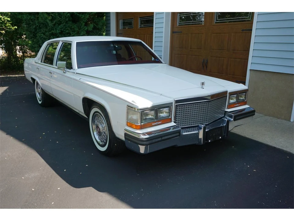 1988 Cadillac Brougham - Image 15 of 31