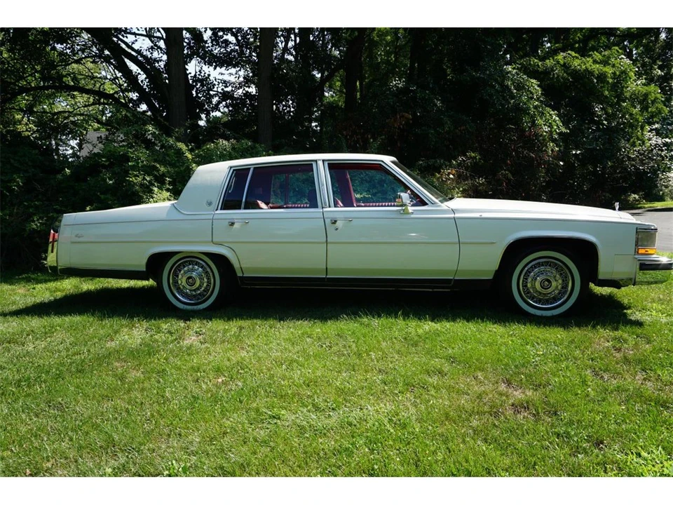 1988 Cadillac Brougham - Image 5 of 31