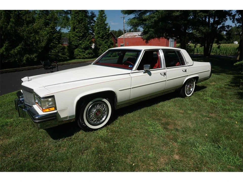 1988 Cadillac Brougham - Image 11 of 31