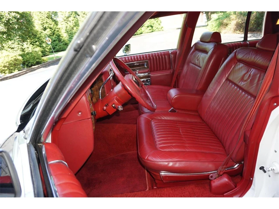 1988 Cadillac Brougham - Image 21 of 31