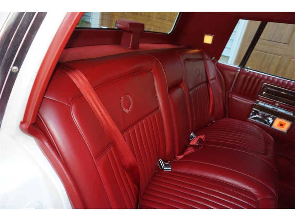 1988 Cadillac Brougham - Image 27 of 31