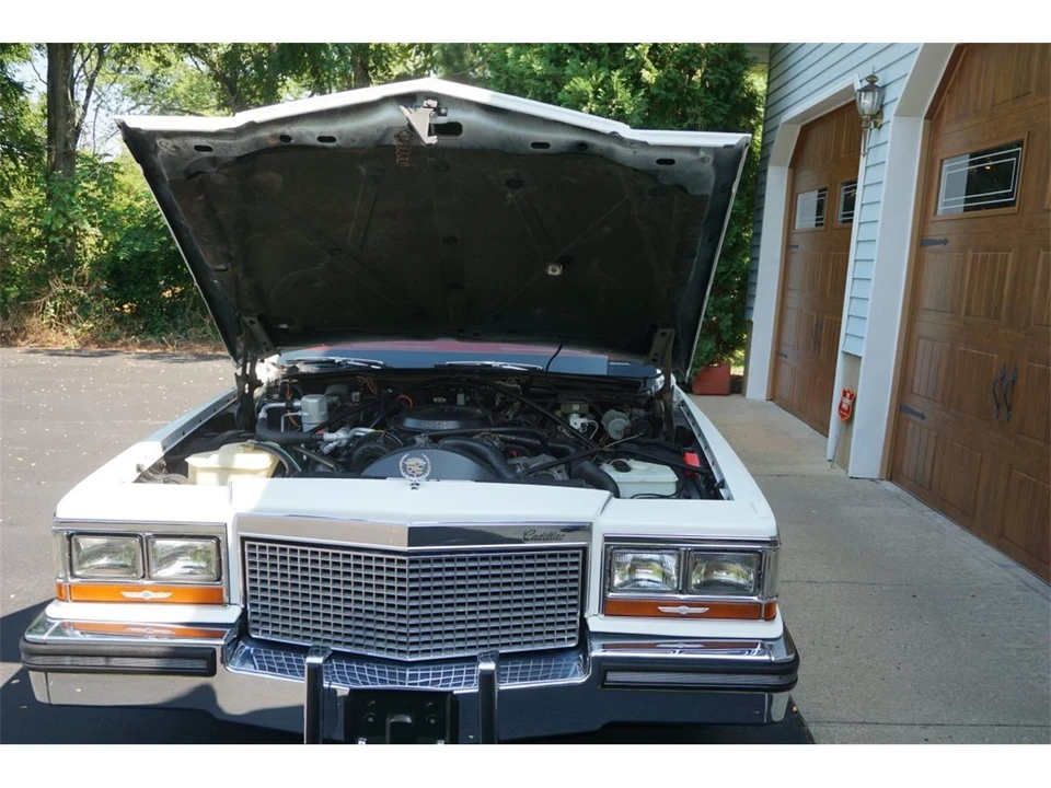 1988 Cadillac Brougham - Image 31 of 31
