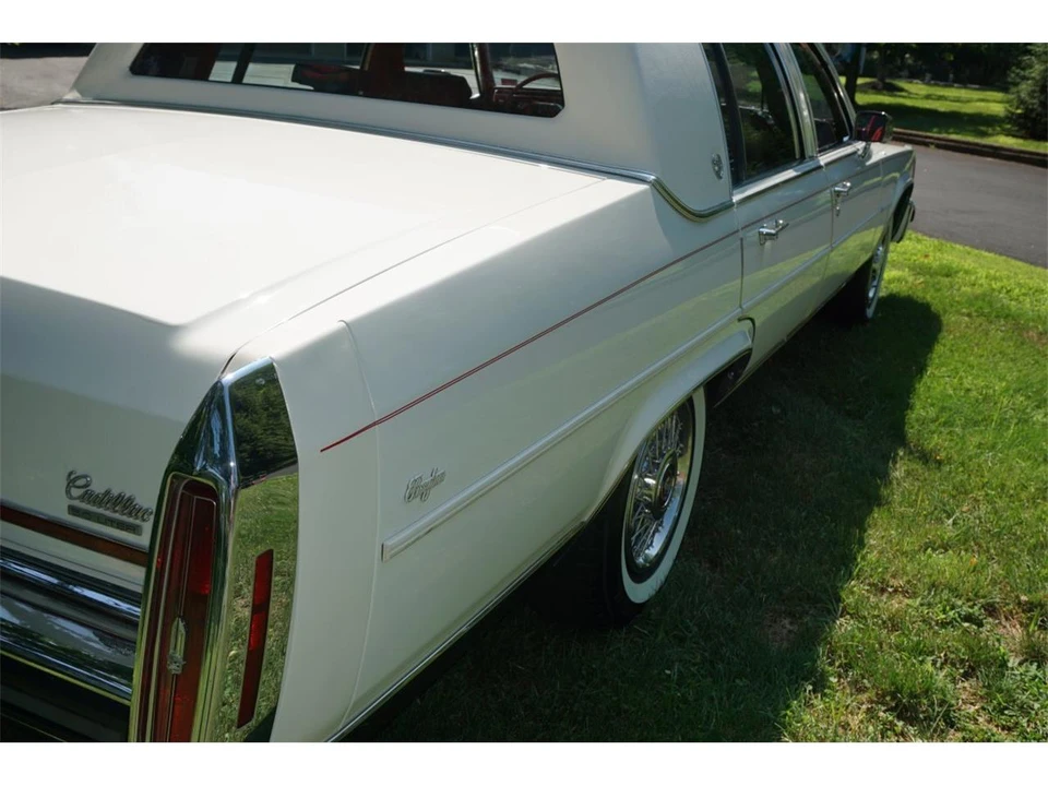 1988 Cadillac Brougham - Image 7 of 31