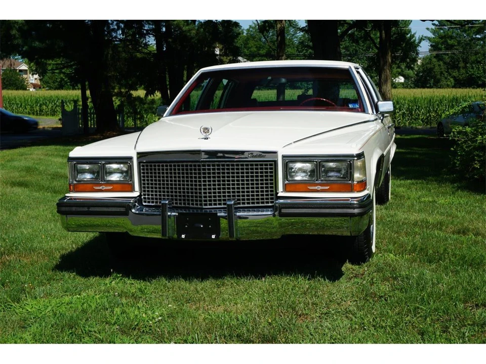 1988 Cadillac Brougham - Image 3 of 31