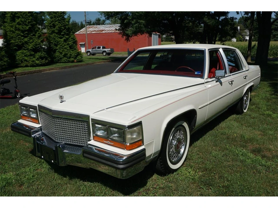1988 Cadillac Brougham - Image 12 of 31