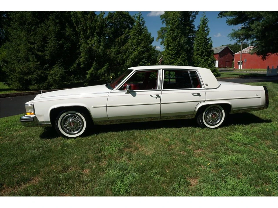 1988 Cadillac Brougham - Image 10 of 31