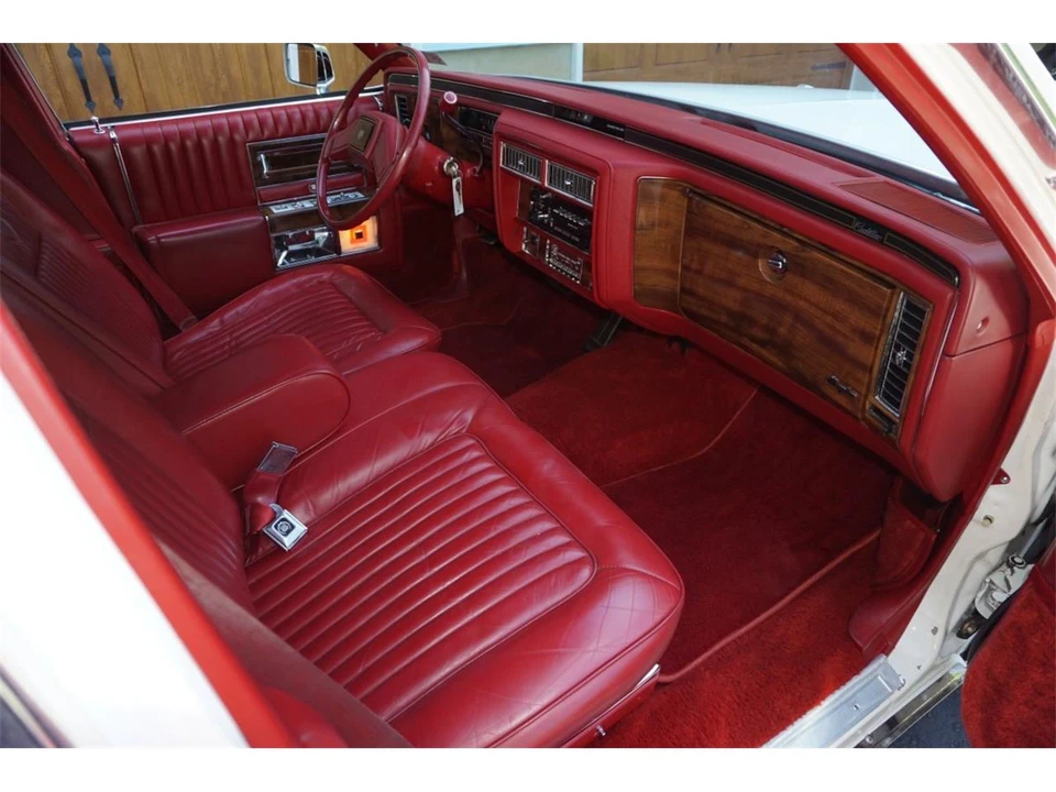 1988 Cadillac Brougham - Image 24 of 31