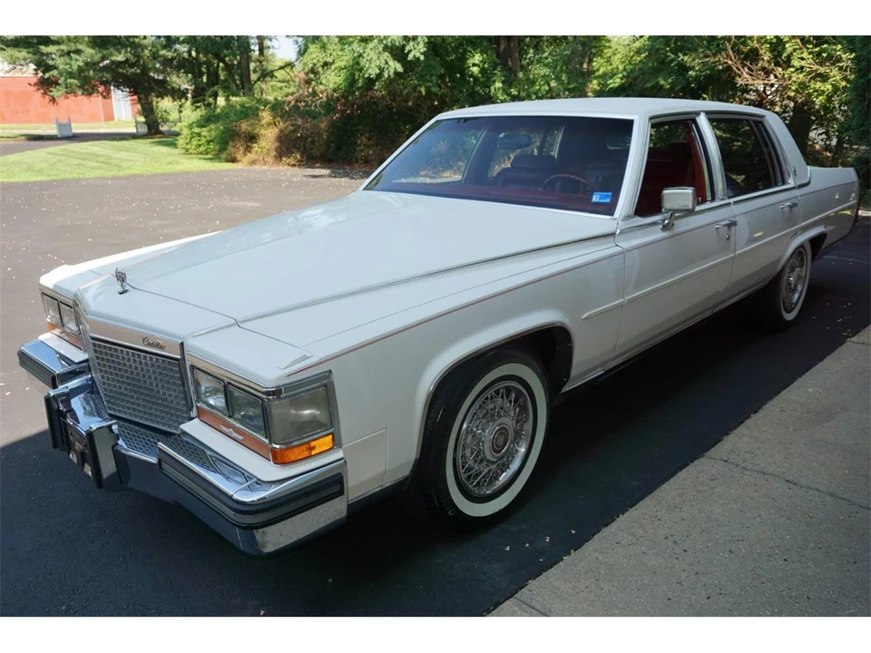 1988 Cadillac Brougham - Image 16 of 31