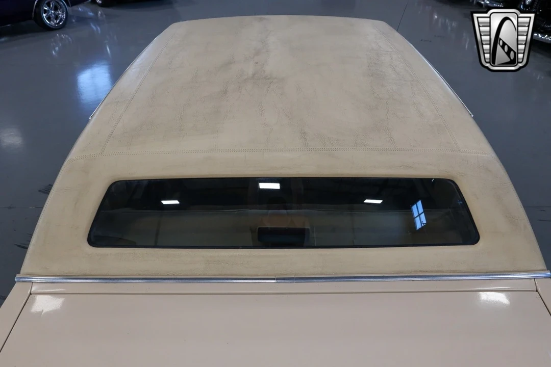 1988 Cadillac Brougham - Image 5 of 12