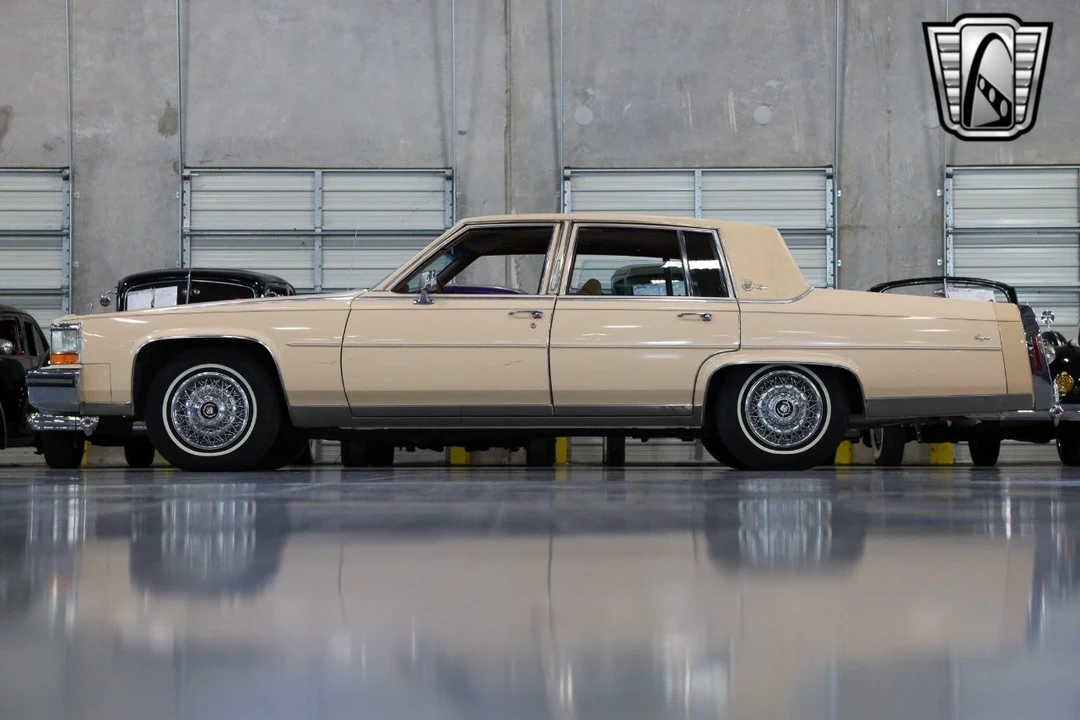 1988 Cadillac Brougham - Image 4 of 12