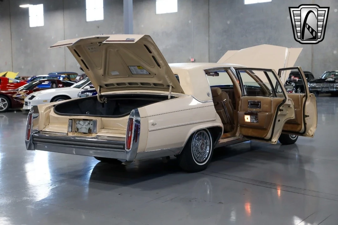 1988 Cadillac Brougham - Image 11 of 12