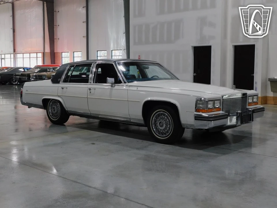 1988 Cadillac Brougham - Image 6 of 12