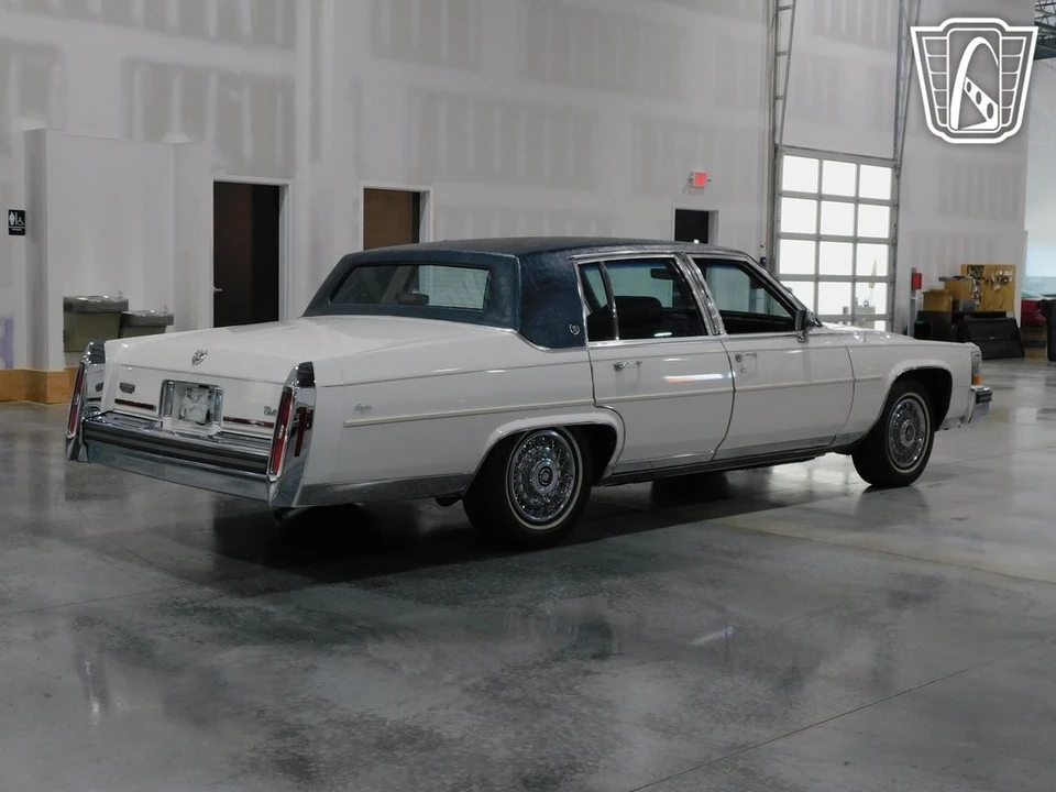 1988 Cadillac Brougham - Image 5 of 12