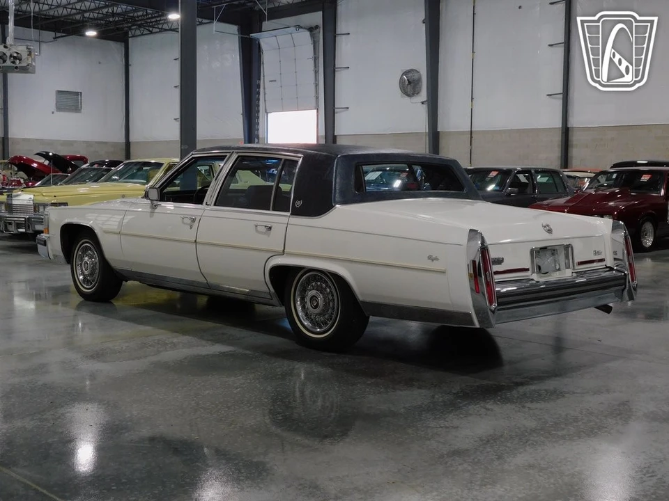 1988 Cadillac Brougham - Image 4 of 12
