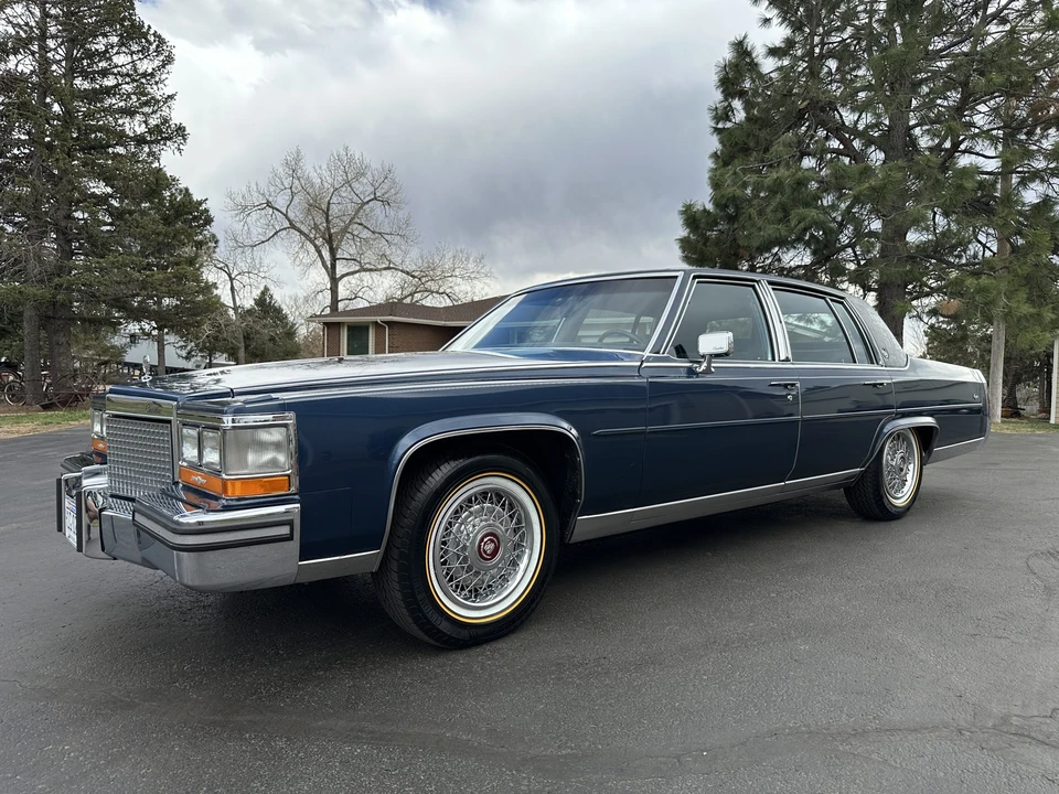 1988 Cadillac Brougham - Image 20 of 31
