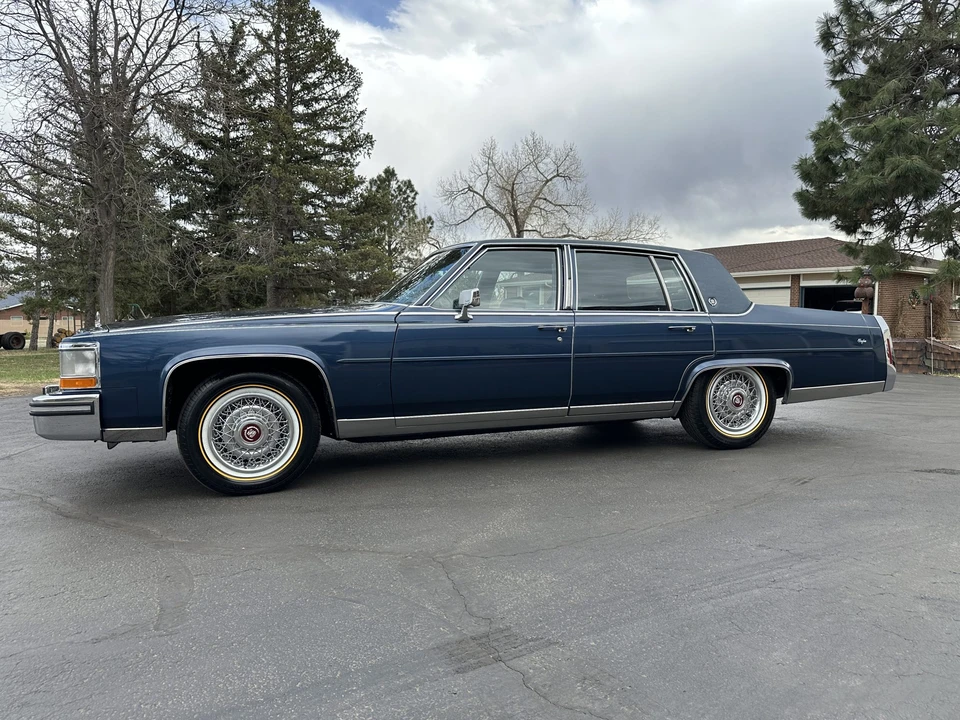 1988 Cadillac Brougham - Image 19 of 31
