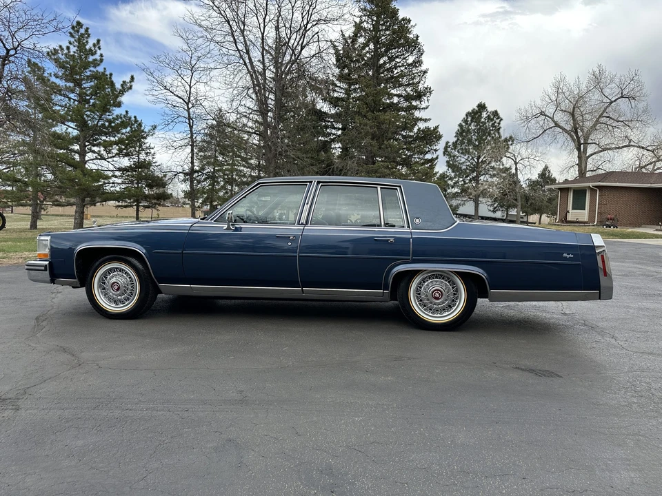 1988 Cadillac Brougham - Image 17 of 31