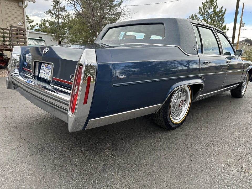1988 Cadillac Brougham - Image 28 of 31
