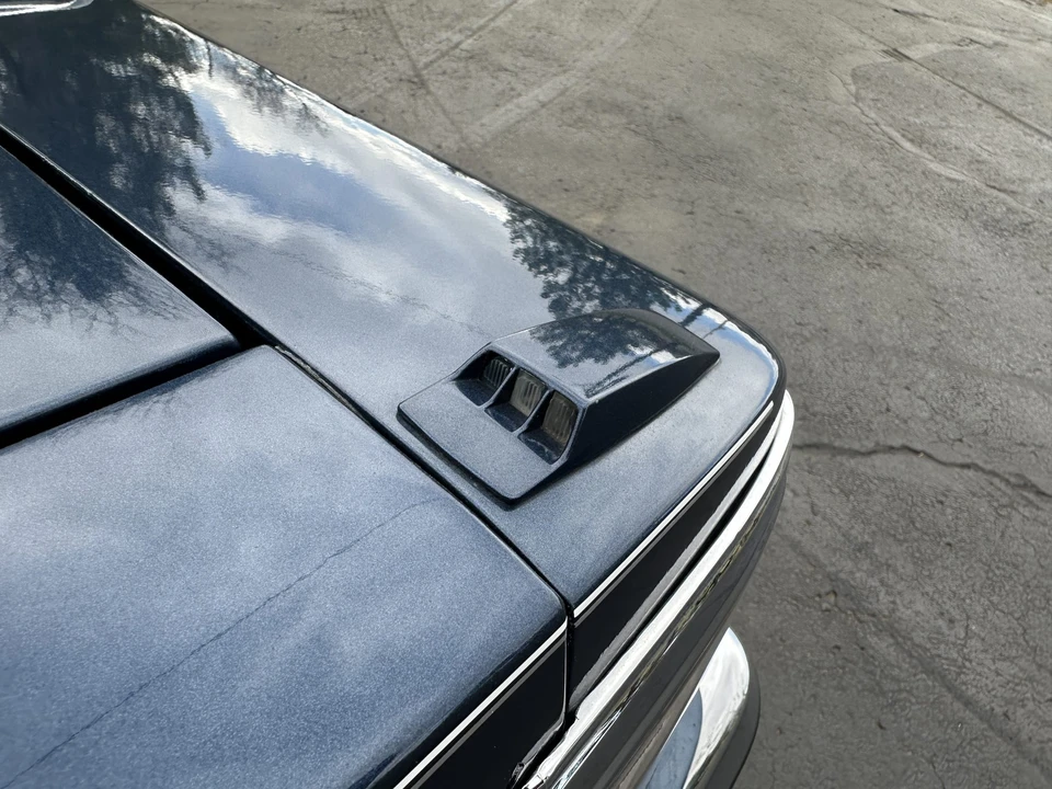 1988 Cadillac Brougham - Image 25 of 31