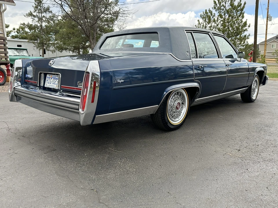 1988 Cadillac Brougham - Image 10 of 31