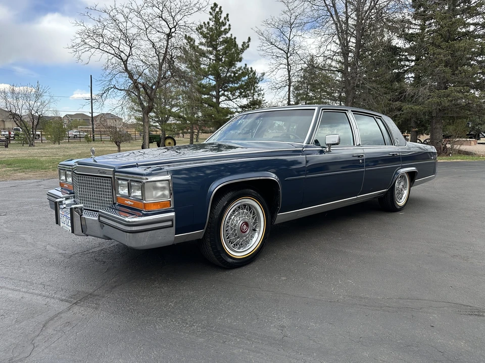 1988 Cadillac Brougham - Image 21 of 31