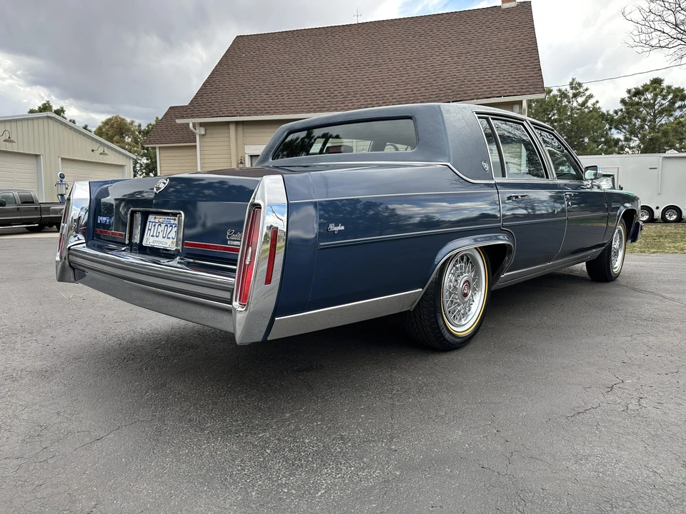 1988 Cadillac Brougham - Image 11 of 31