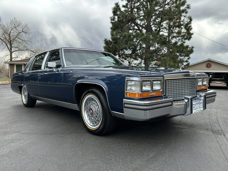 1988 Cadillac Brougham - Image 2 of 31