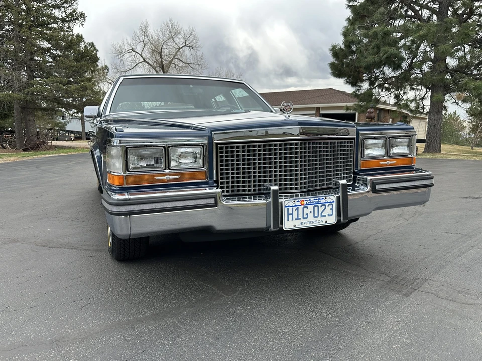 1988 Cadillac Brougham - Image 23 of 31