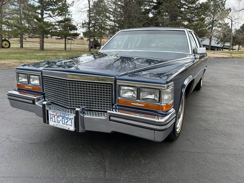 1988 Cadillac Brougham - Image 22 of 31