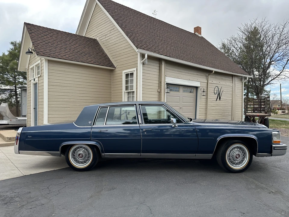 1988 Cadillac Brougham - Image 6 of 31