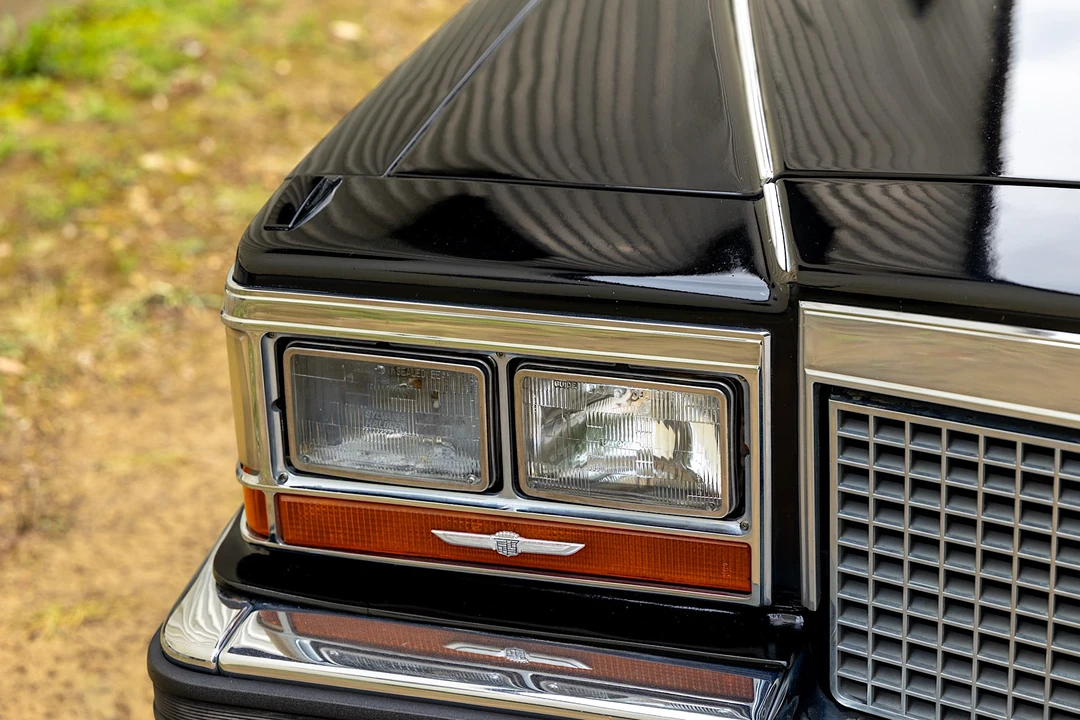 1988 Cadillac Brougham - Image 24 of 31